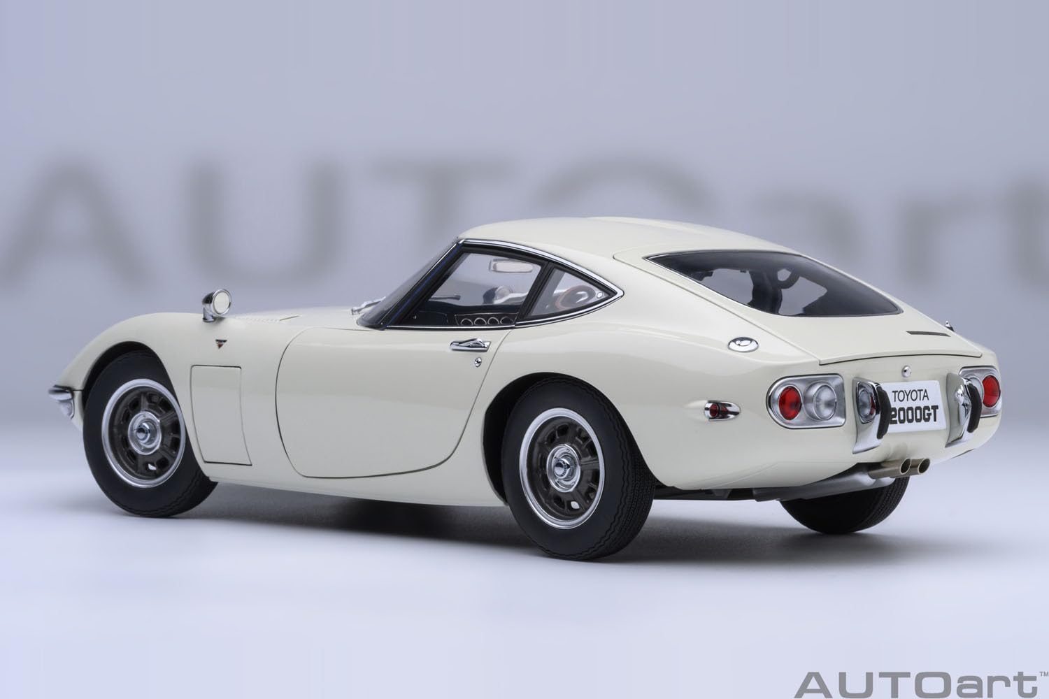 オートアート　トヨタ2000GT　007 Amazon | オートアート (AUTOart) トヨタ 2000GT 1967 (ホワイト) 完成
